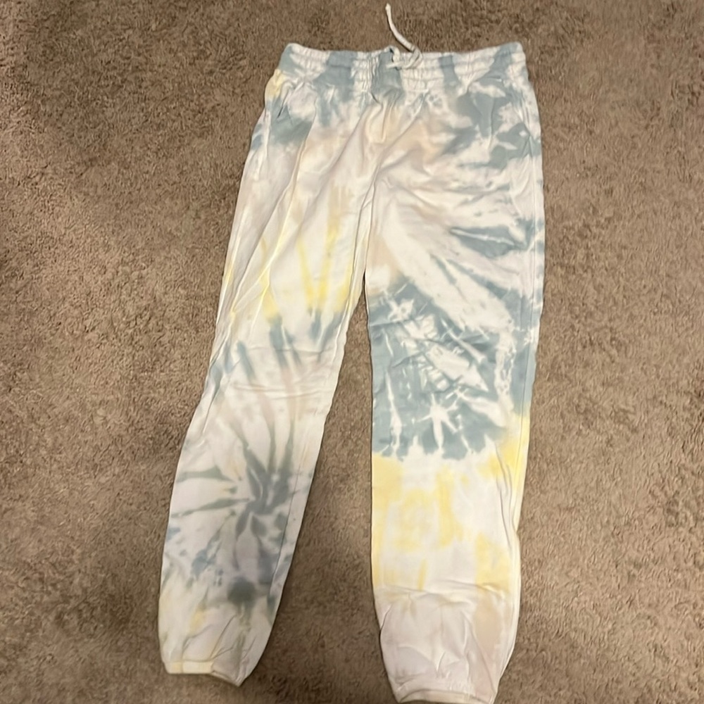 Beyond Yoga tie dye joggers. Large.